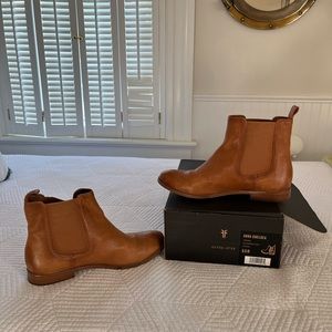 Frye Anna Chelsea boot